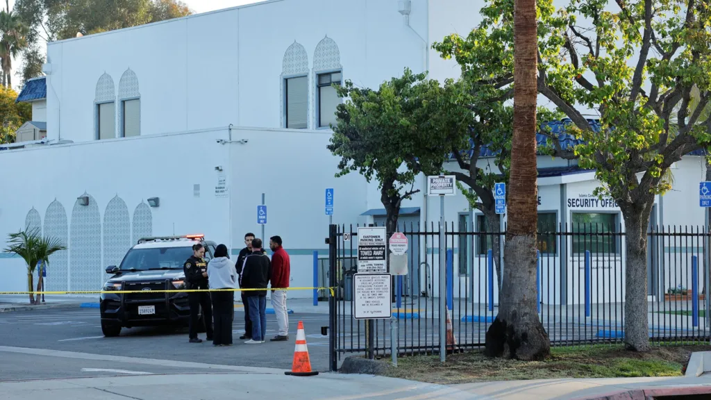 17 year old teen who livestreamed san diego mosque shooting has been charged with murder